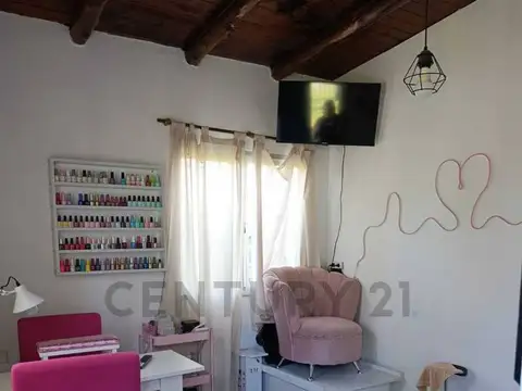 VENTA Gran Visibilidad y Doble Acceso: Casa en Esquina c/ Agua Corriente en Open Door