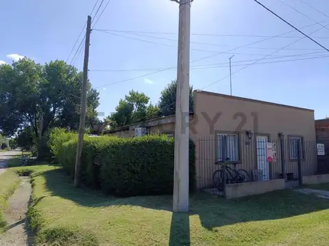 VENTA Gran Visibilidad y Doble Acceso: Casa en Esquina c/ Agua Corriente en Open Door