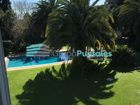 Rivadavia  al 700