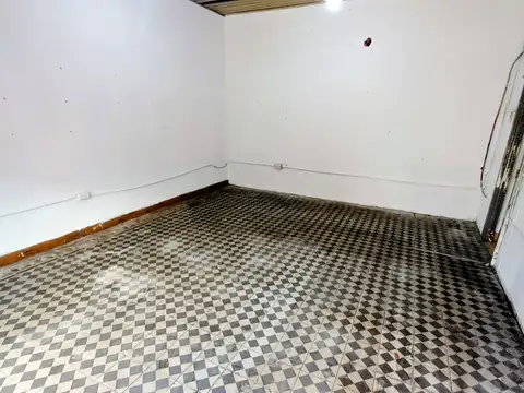 Local en Alquiler en Sarandi, $ 420.000