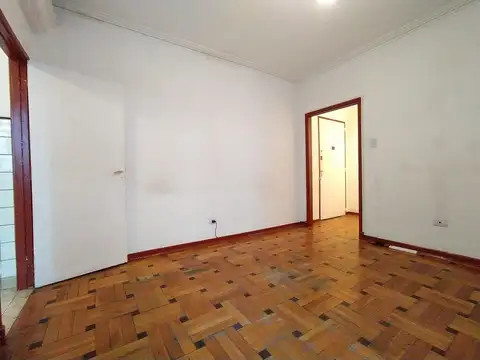 TRES AMBIENTES LUMINOSOS A METROS DE PRIMERA JUNTA!