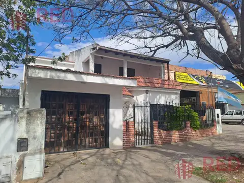 Casa en sarmiento