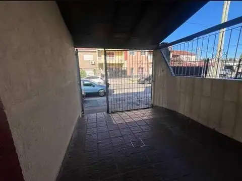 Depto Tipo Casa en Venta 40 años