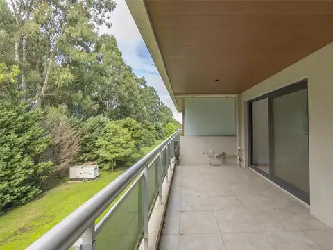 Departamento en Venta en Tristán Suárez, USD 139.000
