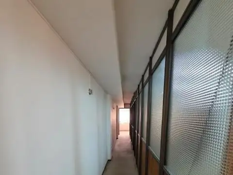 Oficina 5 ambientes con 1 baño