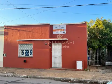 Casa 3 ambientes con Patio en venta - Berazategui Centro