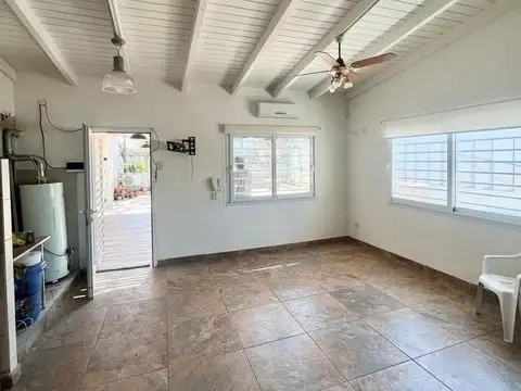 Casa 4 ambientes con 1 baño