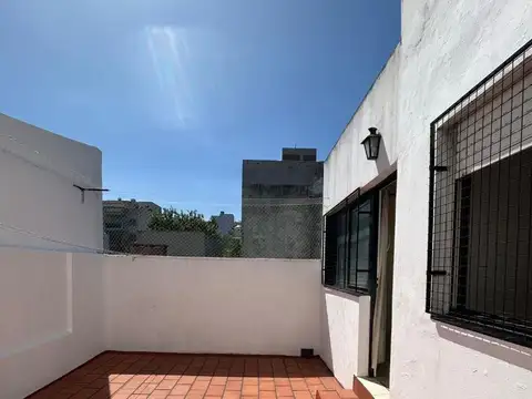 Depto Tipo Casa en Alquiler de 5 ambientes