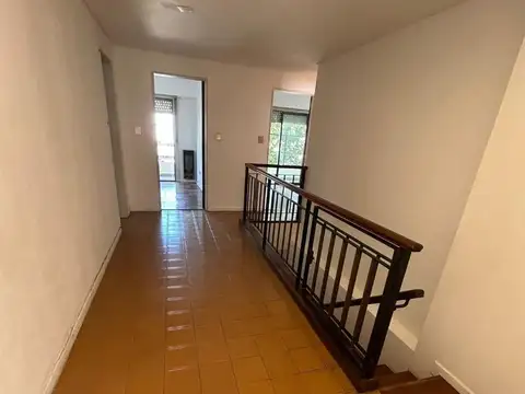 Depto Tipo Casa 5 ambientes con 1 baño