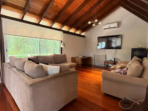 Casa 7 ambientes con 4 baños