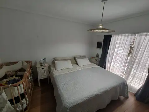 CASA 5 AMBIENTES EN LOTE PROPIO - CHALET REFACCIONADO A NUEVO