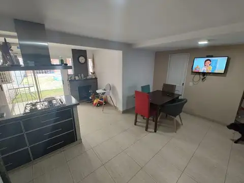 Casa en Venta con 3 cocheras