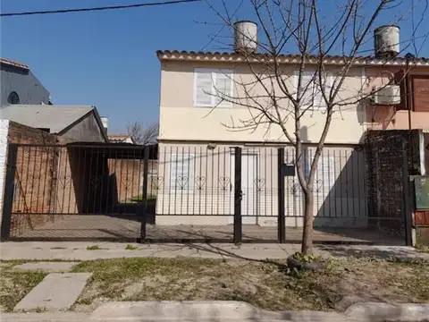 CASAS - DUPLEX - OTRAS ZONAS, RESISTENCIA