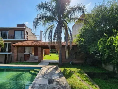 Casa mas departamento a la venta en Bialet Masse. (C462)