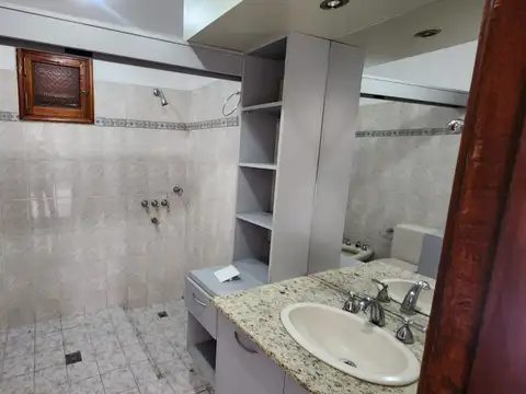 Casa mas departamento a la venta en Bialet Masse. (C462)