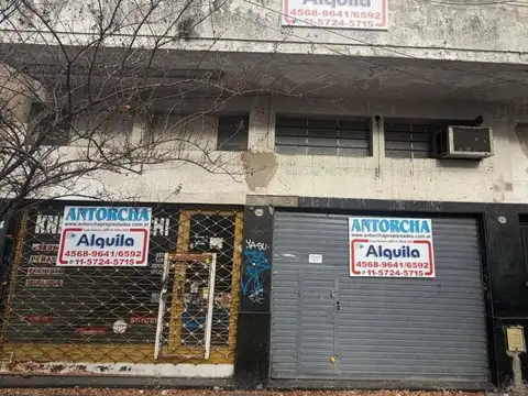 LOCAL 3X8 CON VIDRIERA Y ENTRE PISO APTO TODO DESTINO