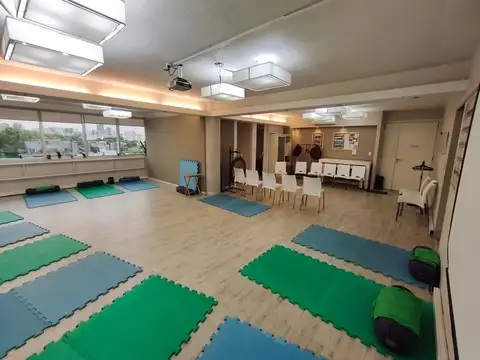 Oficina 4 ambientes con 2 baños