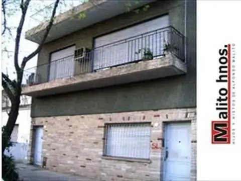 Dto Tipo Casa en Alquiler 1 Dormitorio a REFACCIONAR