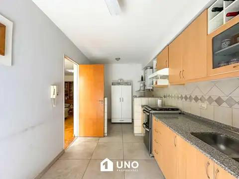 3 de Febrero 1500, Piso 04