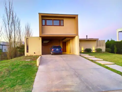 Casa en Alquiler de 3 dormitorios