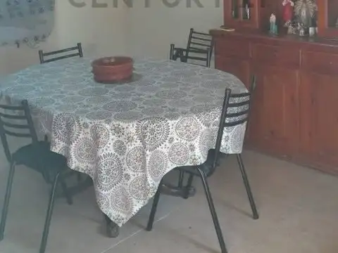 C 21 LOPAZZO - OPORTUNIDAD VENDEMOS CASA REFACCIONADA CON GAS DE RED EN CLAROMEC