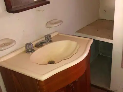 Casa 5 ambientes con 2 baños