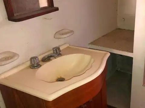 Casa 5 ambientes con 2 baños