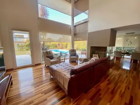 VENTA CASA LA CANDIDA BARRIO PRIVADO RUTA 2