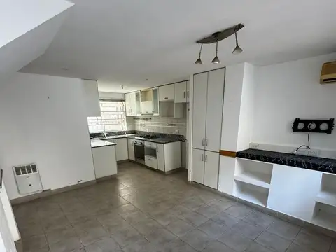 Venta casa de estilo 3/4 dormitorios en Rosario -  Azcuénaga