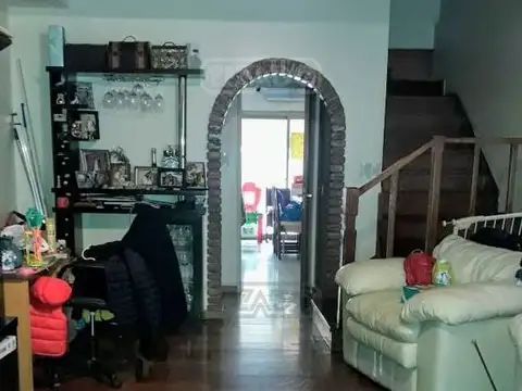 Casa 5 ambientes con 3 baños