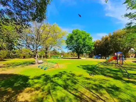 Venta de Lote 300m2 en Las Brisas Country Club en Pilar