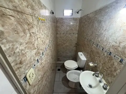 Depto Tipo Casa en Alquiler 40 años