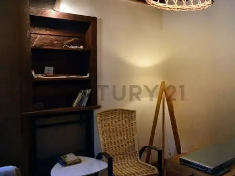 Casa 9 ambientes con 3 baños