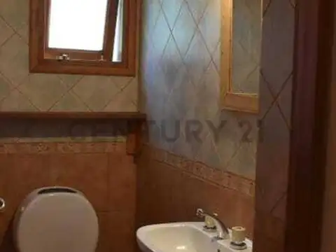 Casa en Venta con 3 cocheras