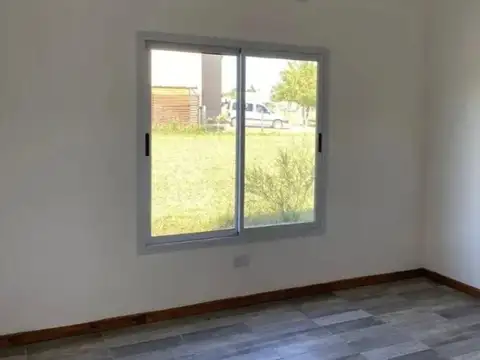 Casa en Alquiler con 2 cocheras