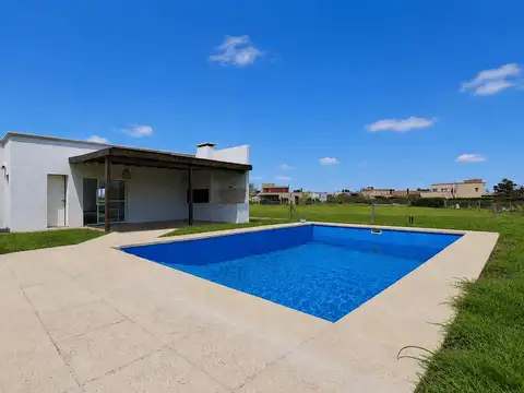 Alquiler casa 4 ambientes con pileta en San Sebastián