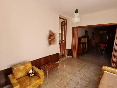 Casa 10 ambientes con 1 baño