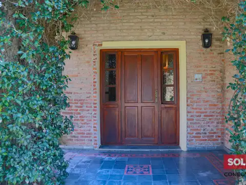 Casa en Venta con 3 cocheras