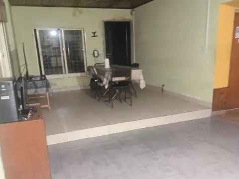 Casa 2 Dormitorios y cochera