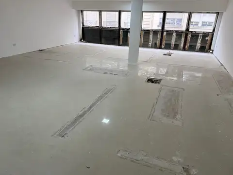 Edicicio 6 plantas de 120 m2 c/u 800 m2 totales, AA central y ascensor, oportunidad local con ofi