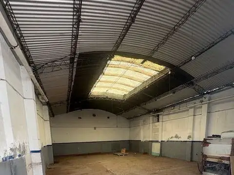 Galpon en Venta 8,66  mts Frente
