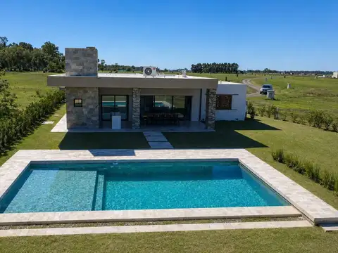 CASA VENTA 4 AMB PISCINA CONDOMINIO SAN FERMIN
