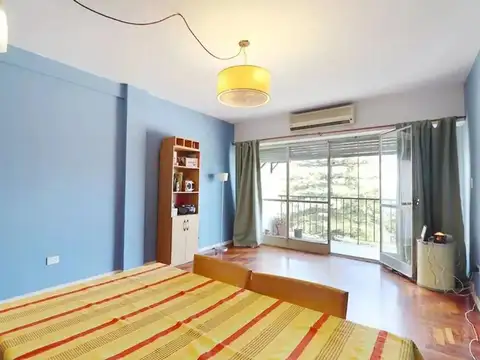 AMPLIO Y LUMINOSO 3 AMB AL CONTRAFRENTE CON BALCON CORRIDO APTO CREDITO