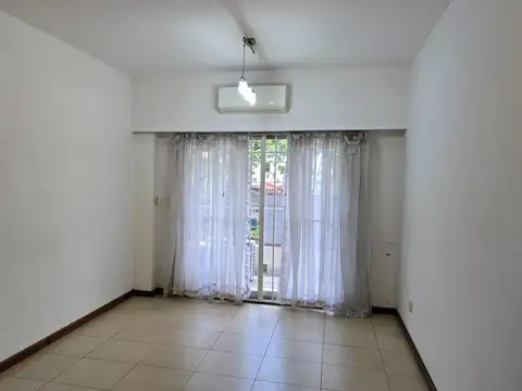 Departamento en Alquiler en Castelar, $ 900.000