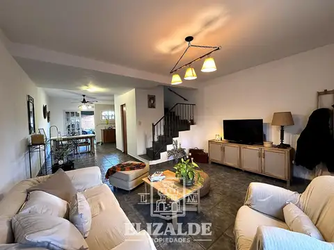 Casa 4 ambientes con 1 baño