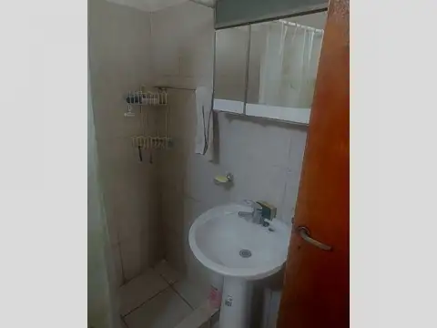 Casa 6 ambientes con 2 baños