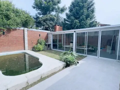 Casa en Venta con 2 cocheras