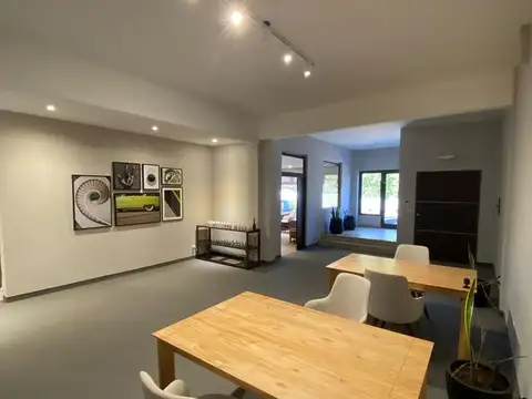 alquiler oficina con cochera y espacio deposito 1000m2