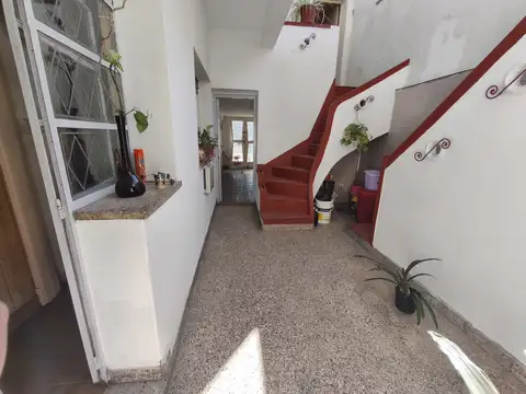 Casa 5 ambientes con 1 baño