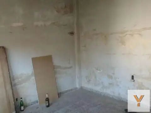 Casa en venta - 2 Dormitorios 1 Baño - 300Mts2 - La Plata